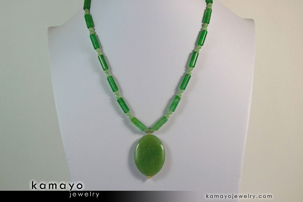 GREEN AVENTURINE NECKLACE - Large Oval Aventurine Pendant and Round Beads