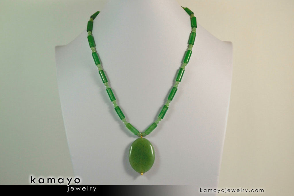 GREEN AVENTURINE NECKLACE - Large Oval Aventurine Pendant and Round Beads