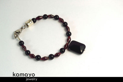 CAPRICORN JEWELRY SET - Princess Necklace and Bracelet with Black Onyx Pendants and Red Garnet Beads